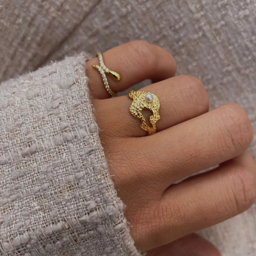 boa_ring__gold_plated_2.webp Nava Copenhagen Ringe>Boa Ring - Gold Plated