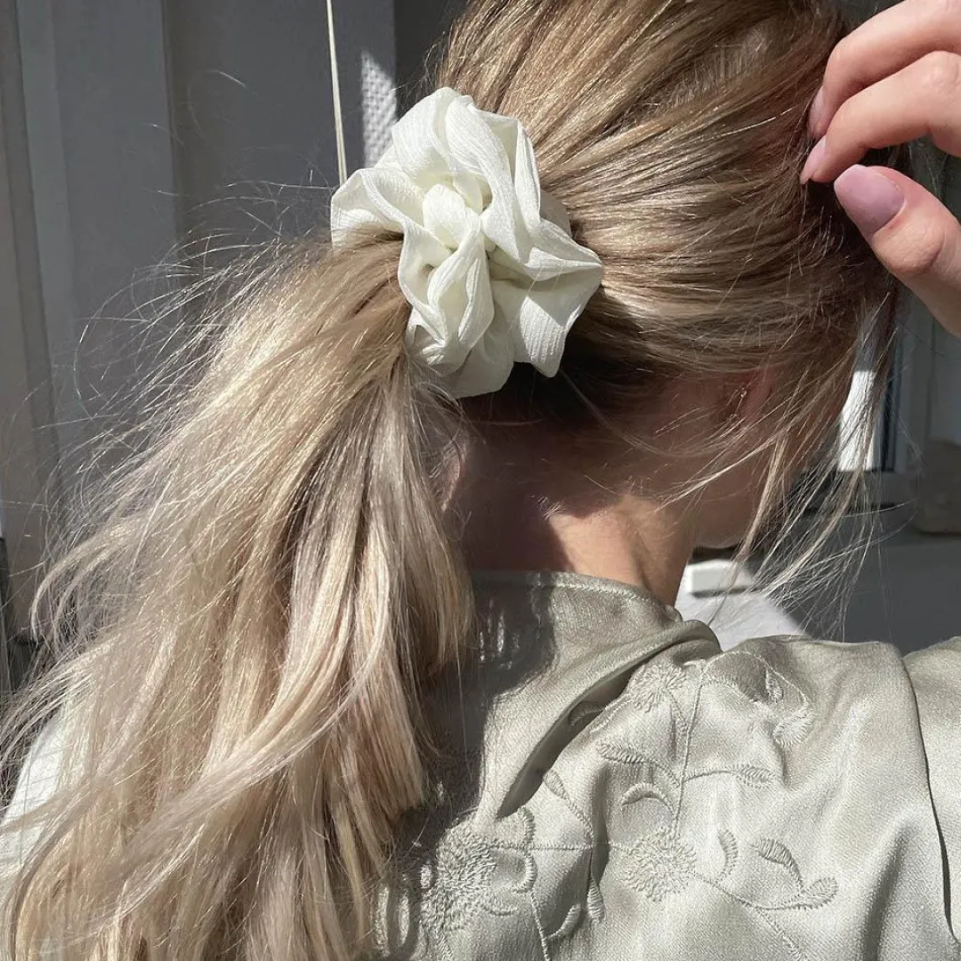 ivy_scrunchie__pearl_3.webp Nava Copenhagen Accessories>Ivy Scrunchie - Pearl