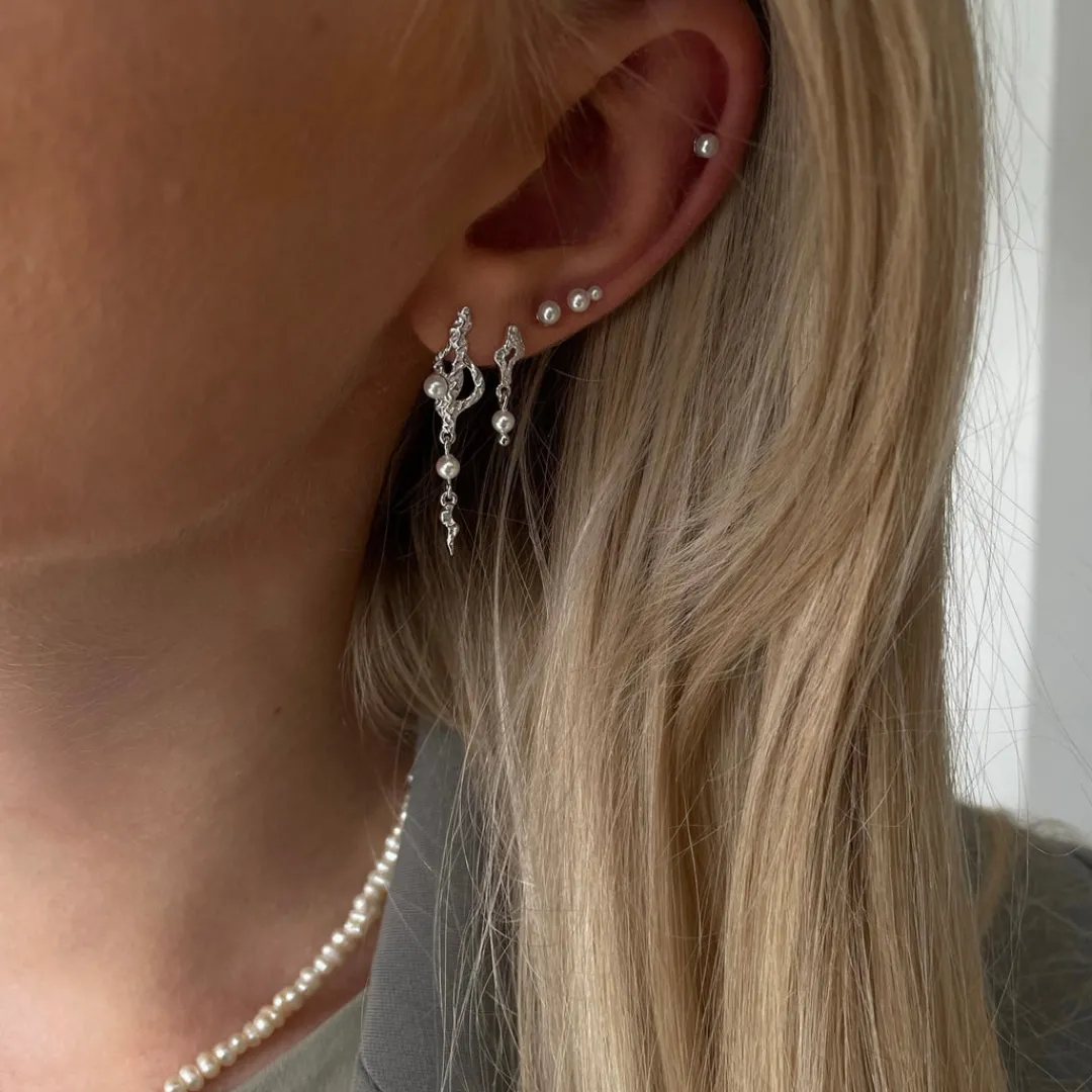 mira_petite_studs__silver_4.webp Nava Copenhagen Øreringe | Ørestikker>Mira Petite Studs - Silver