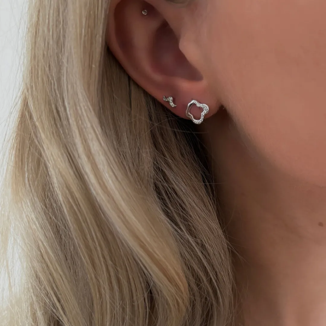 norma_petite_studs__silve_4.webp Nava Copenhagen Ørestikker | Øreringe>Norma Petite Studs - Silver